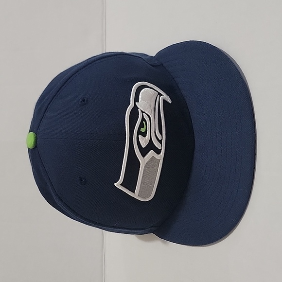 New Era 59Fifty NFL Seattle Seahawks Fitted Hat Size 7. - Picture 1 of 6